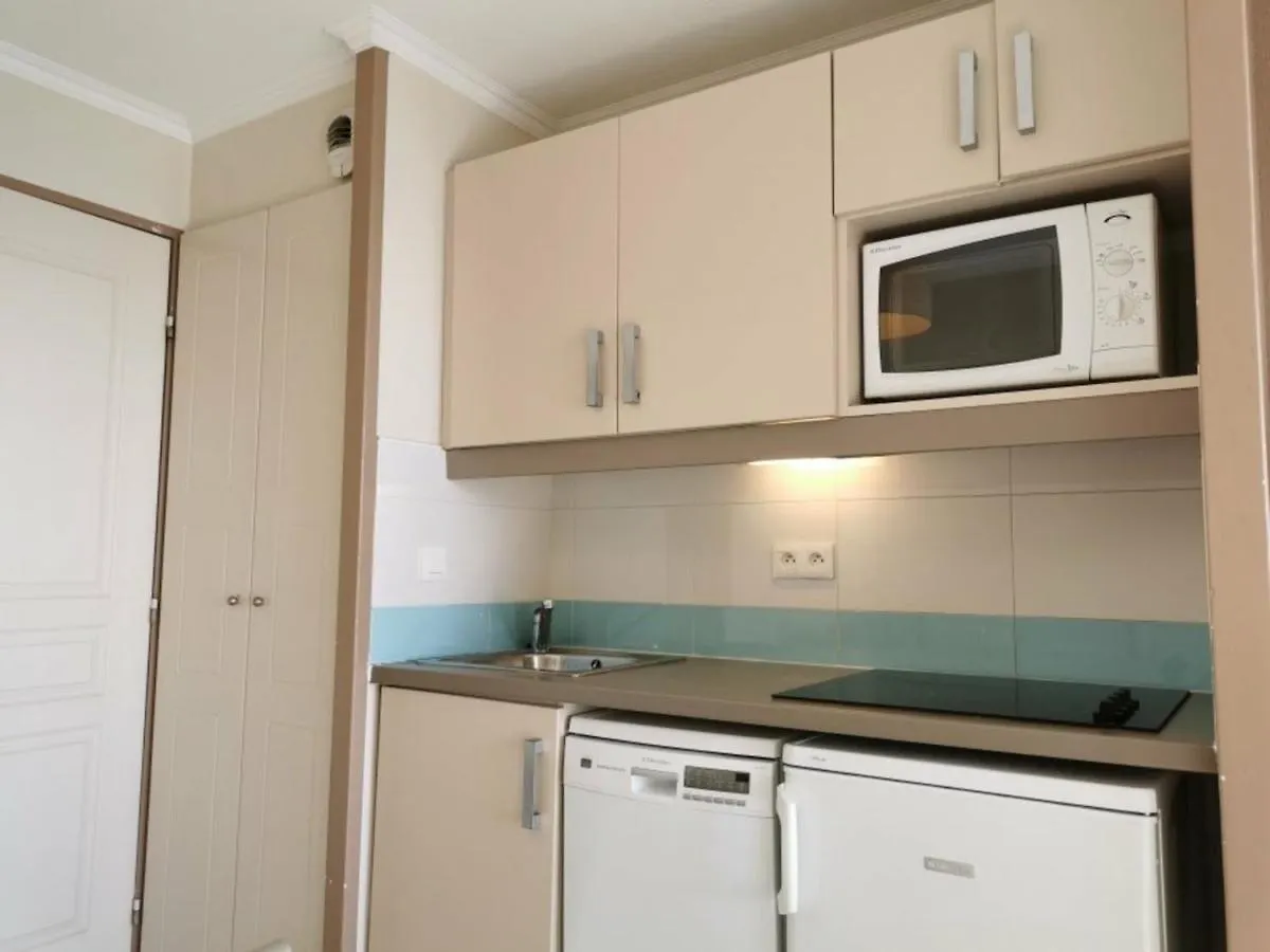 Appartement 2 Pieces Avec Piscines A Cannes La Bocca, Proche Plage - Fr-1-609-9